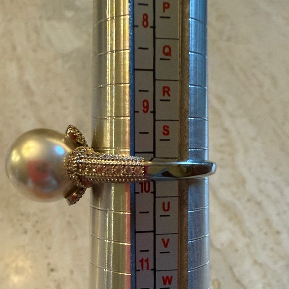 Elegant Fashion Silver Pearl Ring size 10 - Picture 2 of 7